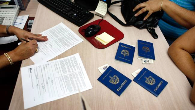 Cererea pentru pașaport, depusă numai  de solicitant? - cererepasaport-1401805946.jpg