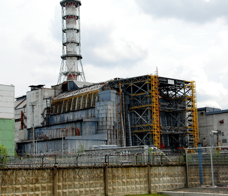 Luna viitoare încep lucrările  de asamblare a noului  sarcofag de la Cernobîl - cernobil-1332942184.jpg