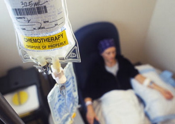 Bolnavii de cancer, lăsați să moară: Un citostatic de bază folosit în chimioterapie este de negăsit - chimioterapie1-1522737319.jpg