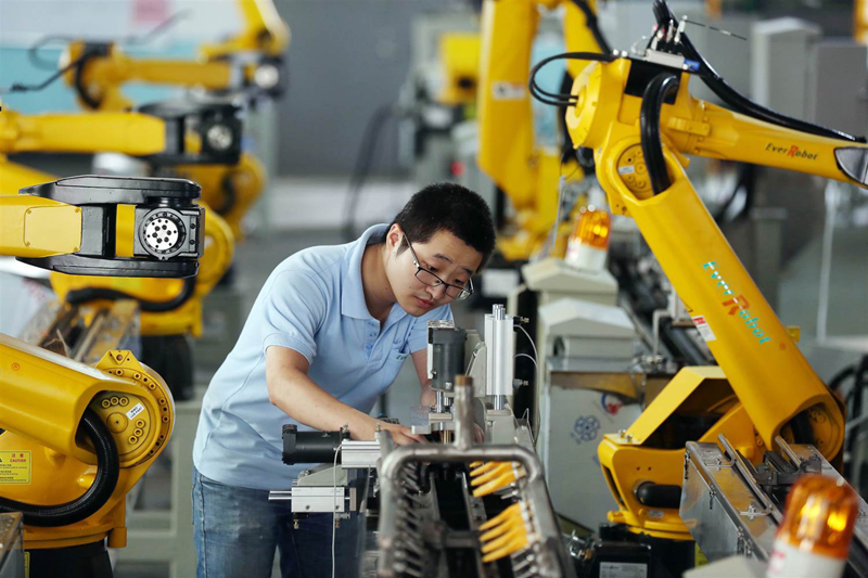 China se robotizează: Firmele înjumătățesc forța de muncă  angajând... inteligență artificială - chinaserobotizeaza-1492001621.jpg