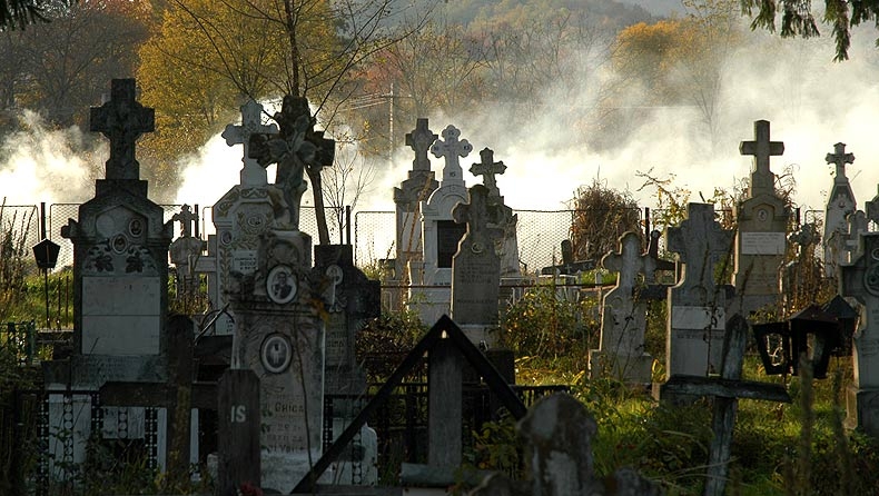 Furt din cimitir la Cernavodă - cimitir49341900-1343810596.jpg