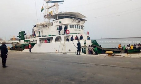 Cinci membrii ai echipajului unui pescador au fost răpiți de pirații nigerieni - cincimembriiaiechipajuluiunuipes-1522341520.jpg