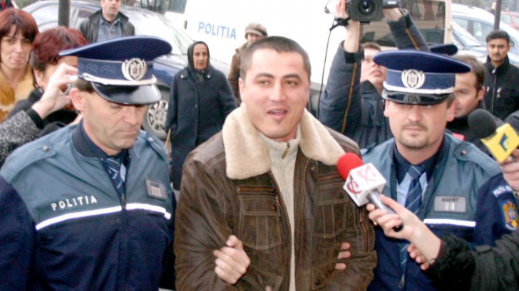 Cristian Cioacă rămâne în arest. Decizia Curții de Apel este definitivă! - cioacaarestat04554800-1357716464.jpg