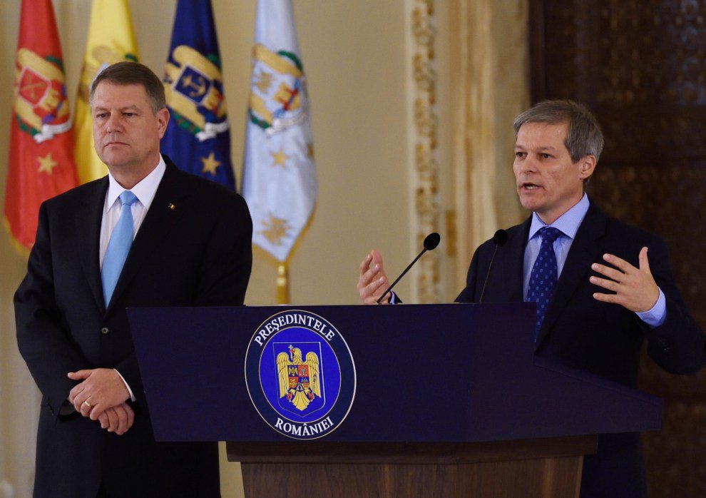Iohannis și Cioloș participă, mâine, la prezentarea bilanțului DNA pe anul 2015 - cioloscuiohannis-1456334559.jpg