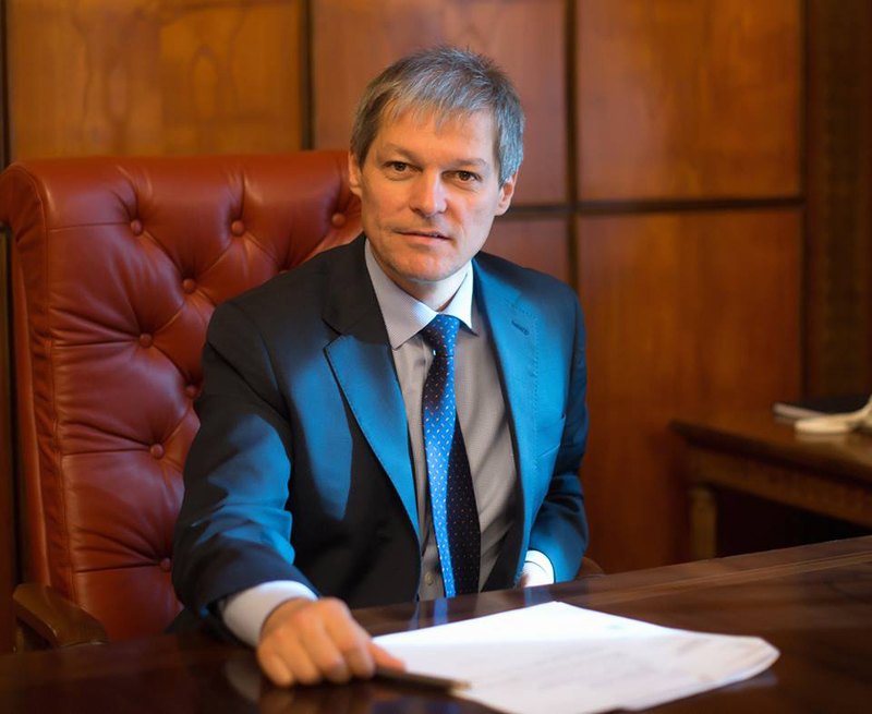 Dacian Cioloș  a dat startul înscrierilor  pentru Platforma România 100 - ciolosprimasedintadeguvern-1494513902.jpg