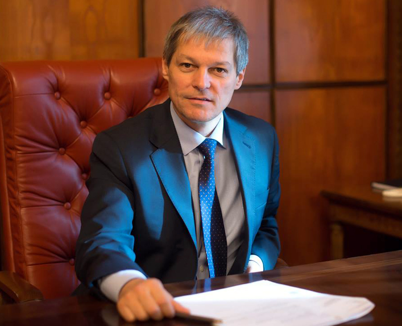 Premierul Cioloș, prima ședință de Guvern. A cerut proiectul de buget - ciolosprimasedintadevuvern-1447955457.jpg