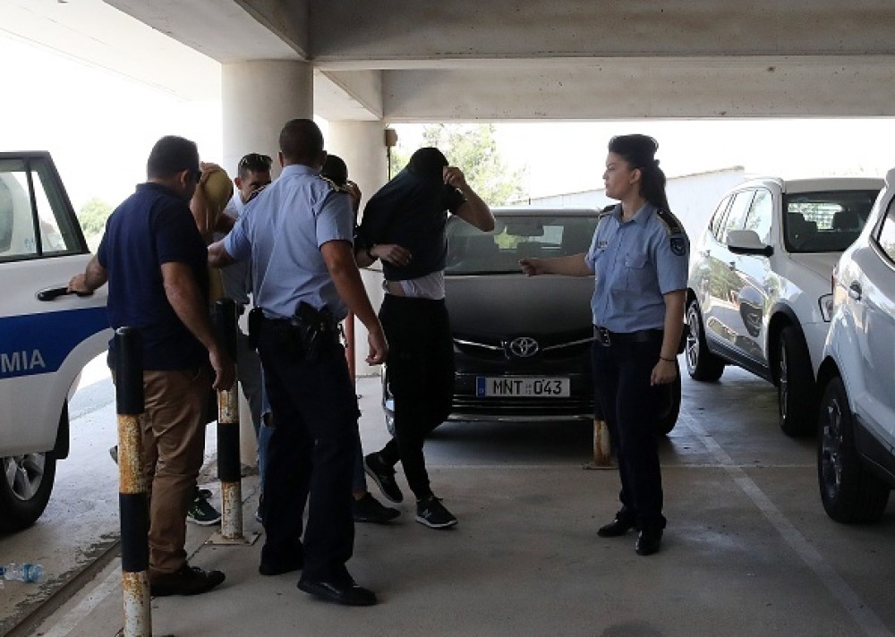 12 tineri acuzați că au violat o turistă de 19 ani în camera ei de hotel - cipru-1563466988.jpg