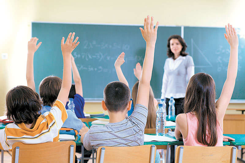 Învăţătorii din România au cele mai numeroase clase cu elevi din Uniunea Europeană - clase-1630996033.jpg