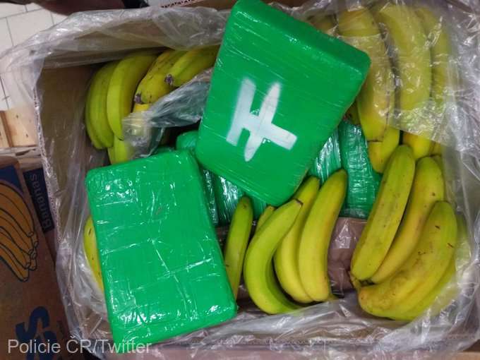 840 de kilograme de COCAINĂ, descoperite în lăzi de banane, în supermarketuri! Personalul a alertat poliția - cocaina1-1654927185.jpg