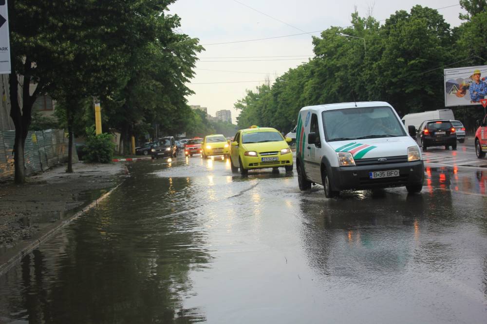 Cod galben de ploi torențiale, la Constanța. Zeci de utilaje RAJA, pregătite să intervină în caz de inundații - codgalben-1465906295.jpg