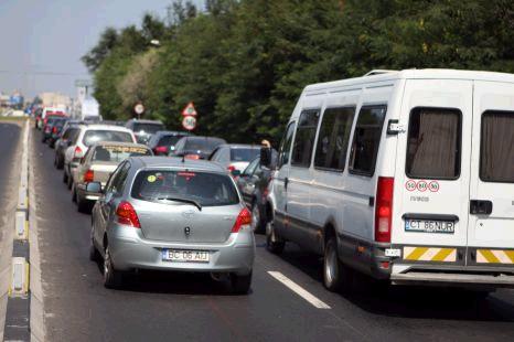 Coloane de mașini pe câțiva kilometri pe drumul ce leagă Mangalia de Constanța - coloanamasini-1337339011.jpg