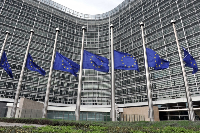 Comisia Europeană, îngrijorată cu privire la modificarea legilor justiției din România - comisia-1503638522.jpg