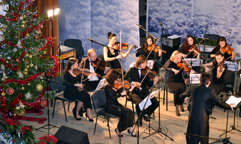 Concert de Crăciun, la Casa de Cultură din Constanța - concertdecraciun-1385305296.jpg