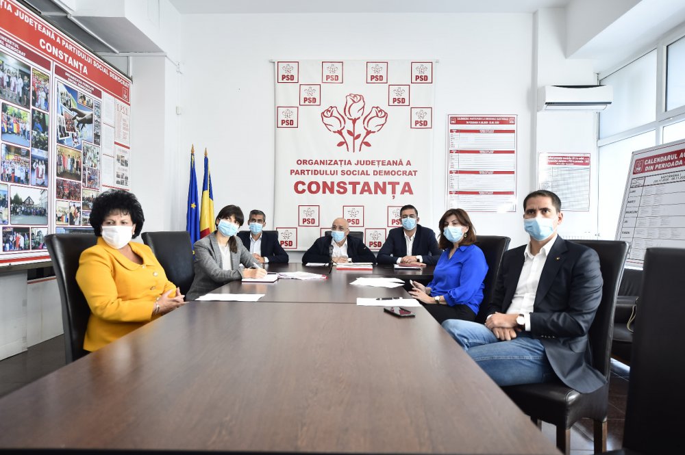 PSD Constanţa şi-a prezentat candidaţii la alegerile parlamentare - conferintapsd-1604666579.jpg