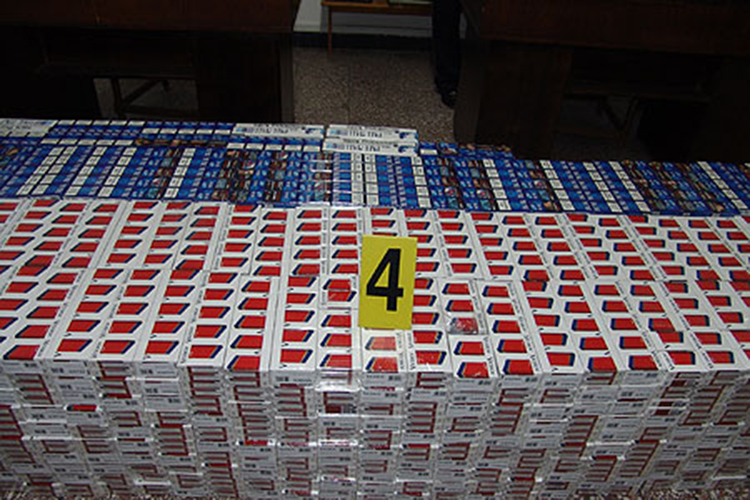 Mii de pachete cu țigări de contrabandă, descoperite de polițiștii de frontieră - confiscate-1550016233.jpg
