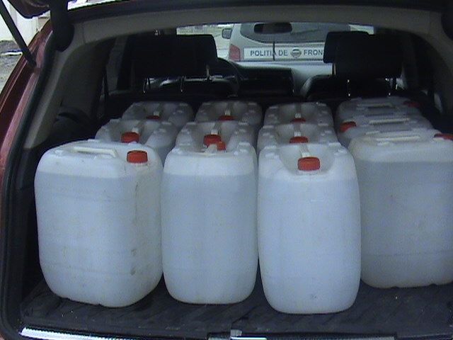 Constănțean prins cu 300 litri de alcool în mașină - constanteanprins-1393841447.jpg