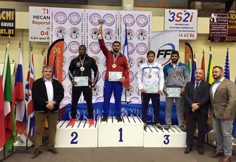 Constănțeanul Vlad Caraș a cucerit medalia de aur la turneul de la Nisa - constanteanullupte-1448985687.jpg