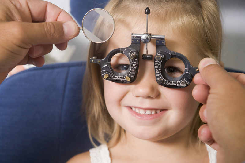 Consultații oftalmologice gratuite pentru elevii din Mangalia - consultatiioftalmologicecopii-1370785123.jpg