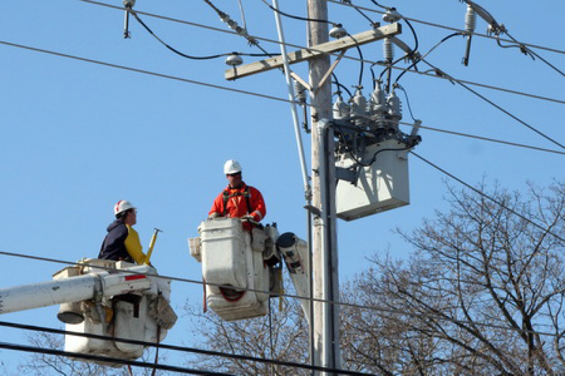 Consumatorii de electricitate vor primi compensații pentru penele de curent - consumatoriideelectricitate-1459703089.jpg