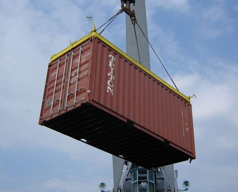 Ce mărfuri au trecut prin Portul Constanța în 2011 - container-1327262015.jpg