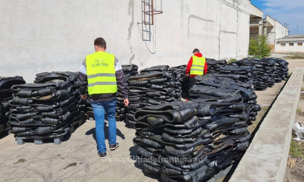 Container încărcat cu 25 de tone de deșeuri de cauciuc, găsit în Portul Constanța - containere-1618989844.jpg