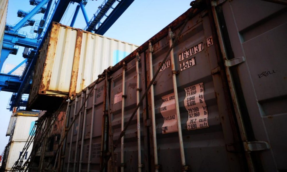 Containerele cu deșeuri sosite în Constanța au fost returnate în Anglia - containeresursagardadecoasta1-1582670142.jpg