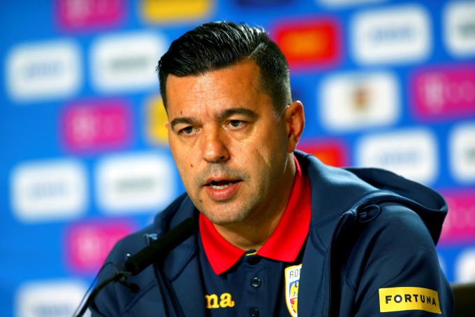 Federația Română de Fotbal a anunțat oficial despărțirea de antrenorul Cosmin Contra - contra-1574352520.jpg