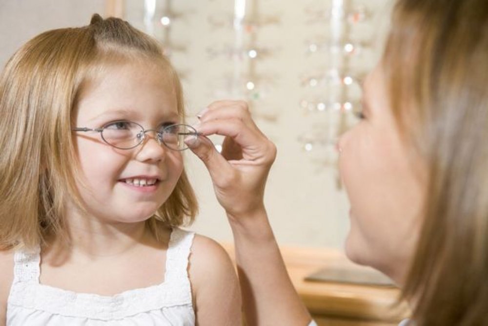 Cât de des trebuie să vă duceți copiii la oftalmolog - controaleochi2-1530000094.jpg