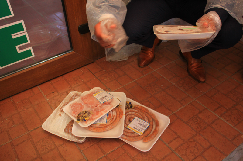 Mii de tone de mâncare,  confiscate din restaurantele  și carmangeriile din Constanța - controlopcmamaia51-1453229864.jpg
