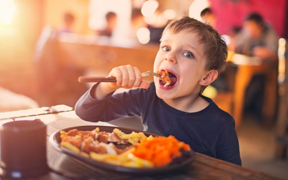Copiii trebuie să mănânce şi grăsimi pentru a se dezvolta armonios - copiiitrebuiesa-1657282606.jpg