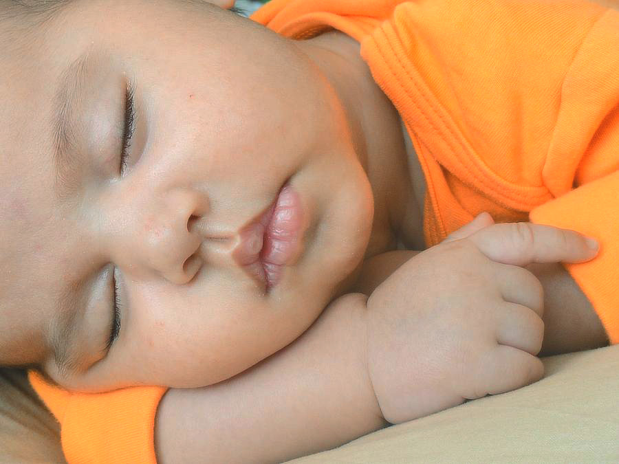 Cât trebuie să doarmă copilul mic? - copildormind-1349446476.jpg