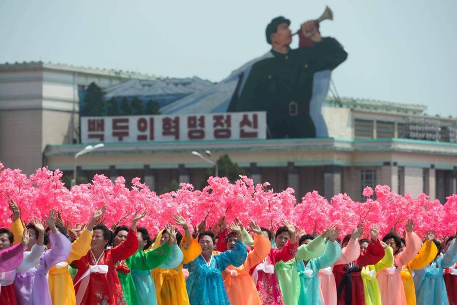 Coreea de Nord / Testul nuclear, sărbătorit cu dansuri și cântece - coreea-1452353608.jpg