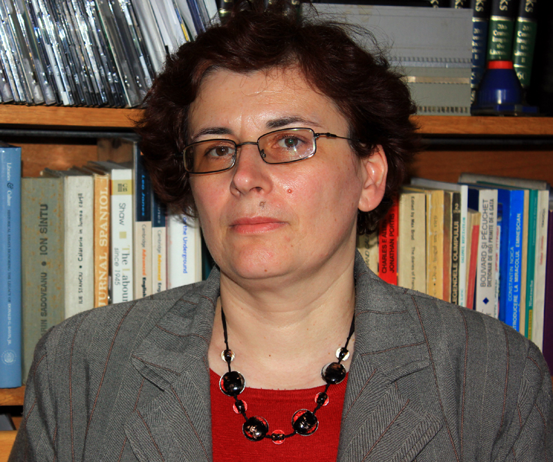Corina Apostoleanu, singurul candidat pentru șefia Bibliotecii Județene - corinaapostoleanubibliotecajudet-1441041430.jpg