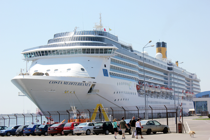 A început sezonul de croaziere din portul Constanța - costamediterranea1-1396285183.jpg