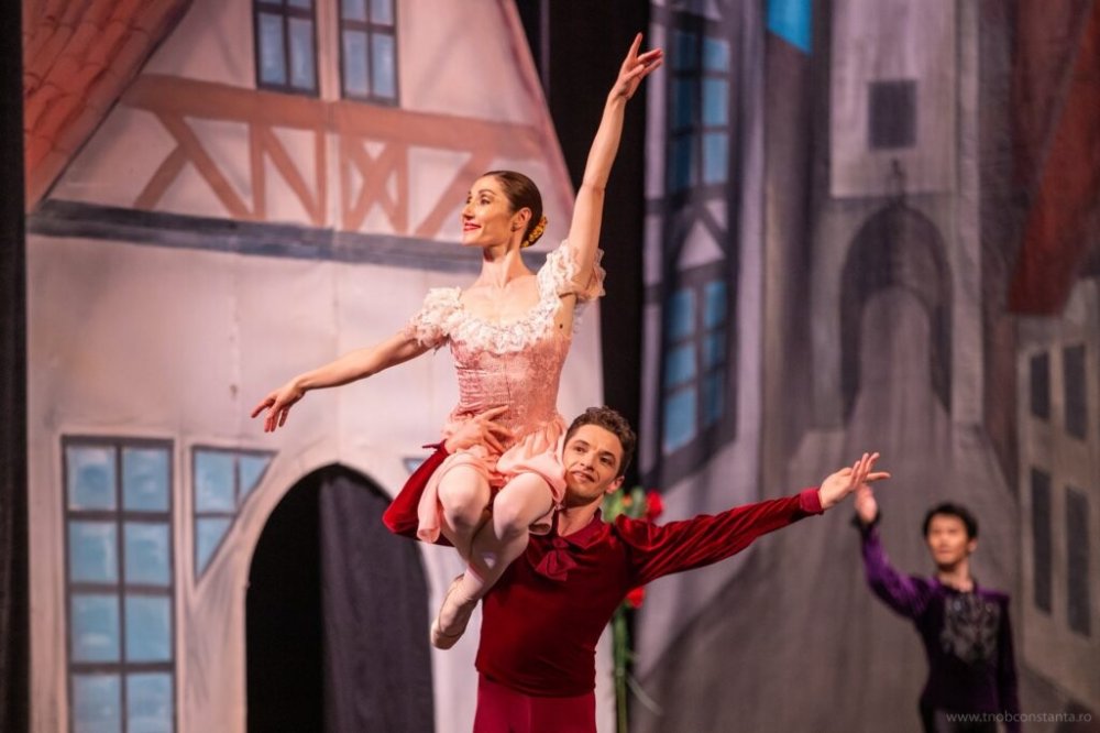Baletul „Crăiasa Zăpezii” încheie prima lună de spectacole a Teatrului „Oleg Danovski” - craiasazapezii-1674484722.jpg