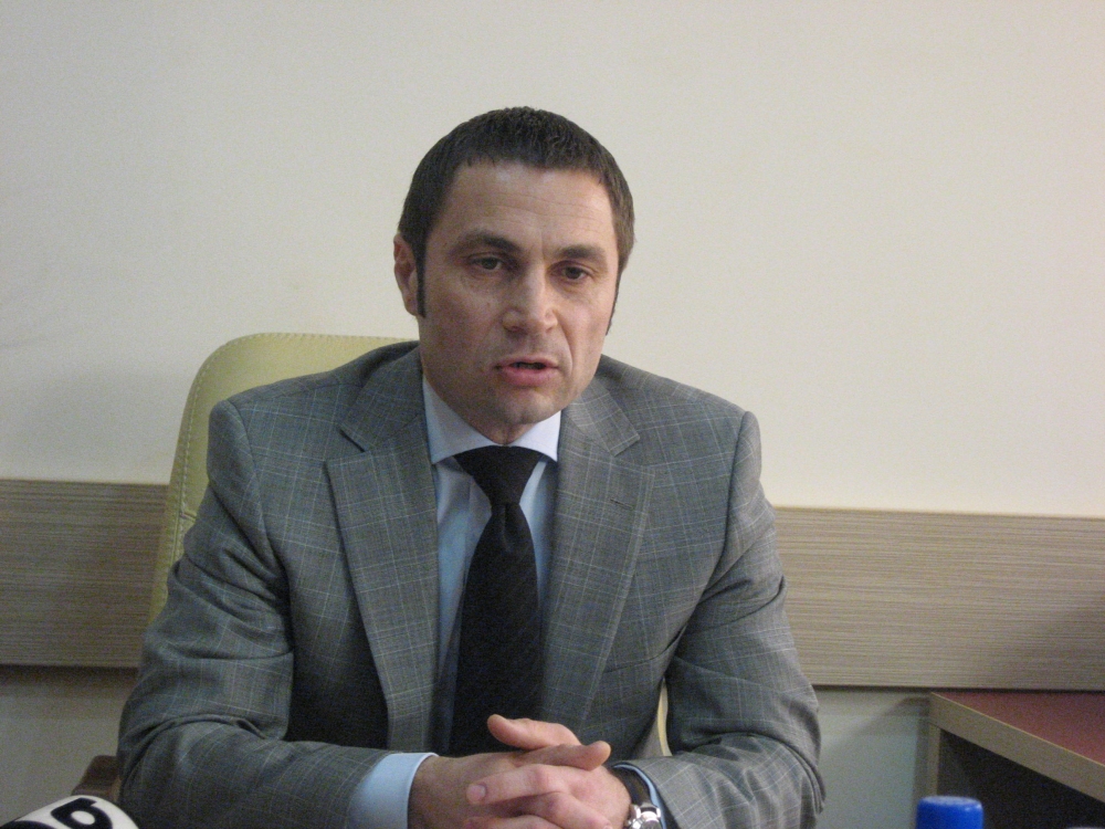 Primarul Cristian Radu bagă consilierii în ședință - cristianradu-1348215632.jpg
