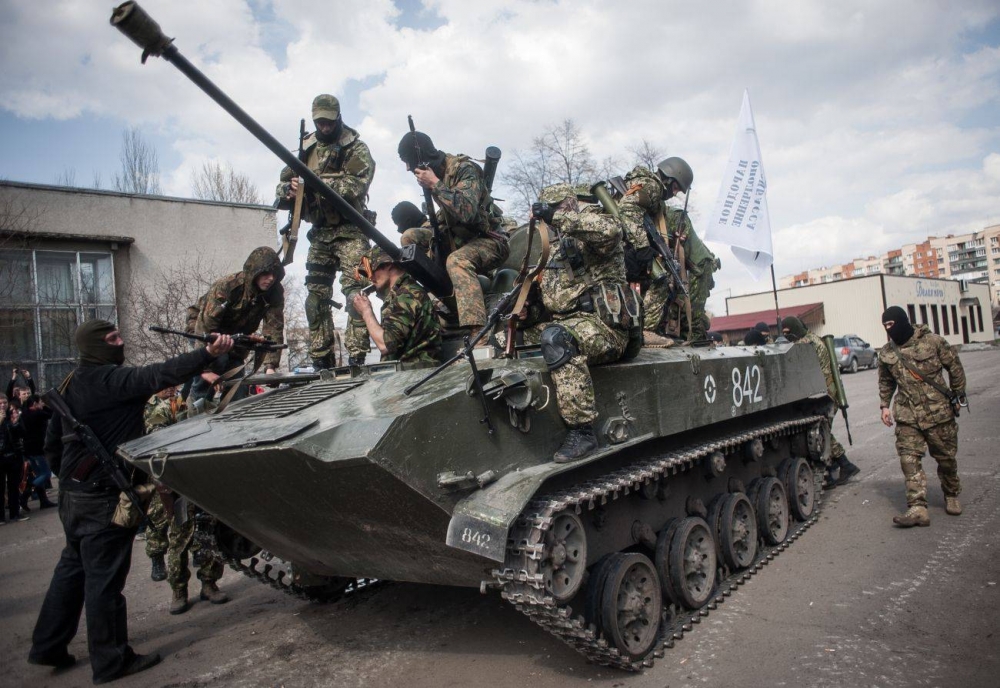 Trei militari ucraineni, răniți într-un asalt al separatiștilor la Lugansk - crizaucraina-1401872886.jpg