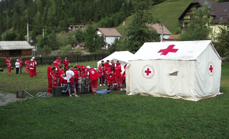Crucea Roșie  a trimis ajutoare  în taberele  pentru refugiați - crucearosiecorturi-1442942431.jpg