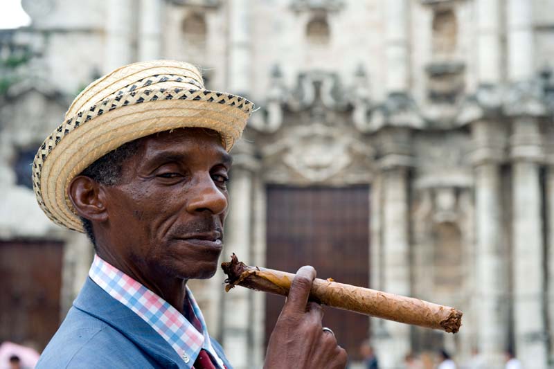 Cubanezii vor putea călători în străinătate - cuba-1357905934.jpg