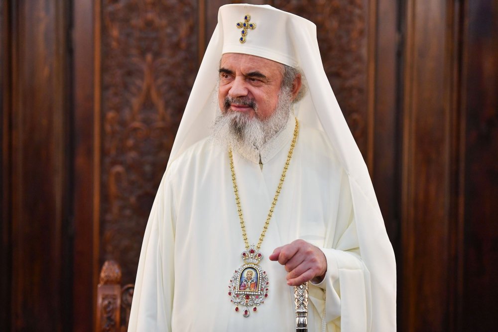 Patriarhul Daniel încurajează participarea la slujbele Bisericii pentru 