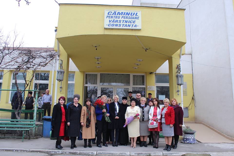 Femeile din PSD Constanța, vizită la Căminul pentru persoane Vârstnice - cumpana5335353137949033732919257-1425378625.jpg
