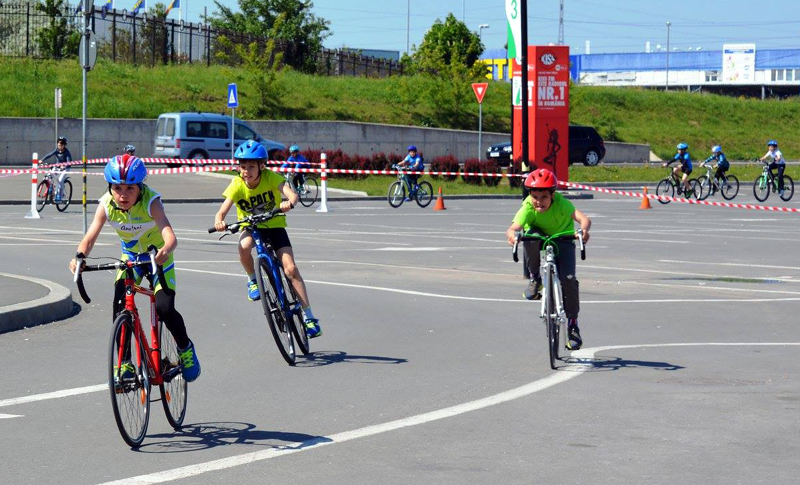 Cupa Mării Negre la ciclism și-a desemnat liderii primei etape - cupamariinegre-1462724280.jpg