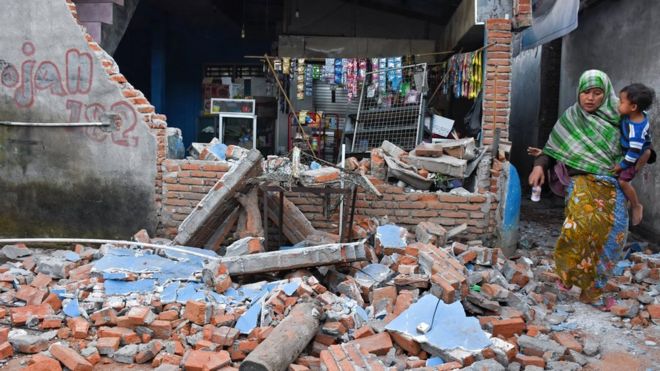 Cutremur violent în Indonezia: 142 de morți și sute de răniți pe insula Lombok - cutremur-1533557154.jpg