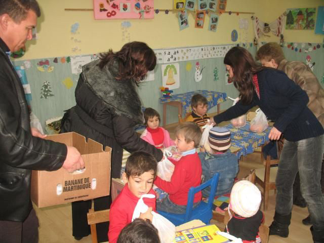 Școala Spectrum ajută copii nevoiași - d756d1245e002ce18ae7321671617dc1.jpg