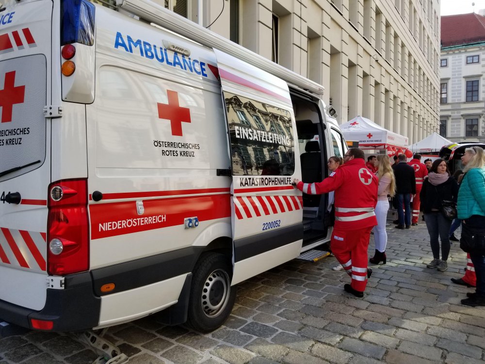 Un român a murit înecat în Austria, în timp ce încerca să recupereze geanta unei femei - d7fc0c8f96ff4575884a603b6f9d9ef6-1624109921.jpg