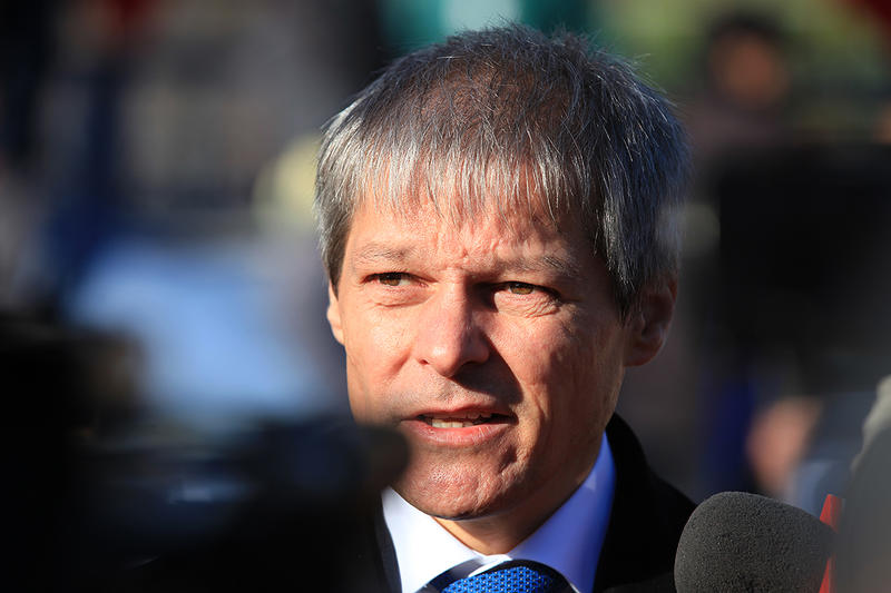Dacian Cioloș nu exclude modificarea legislației, astfel încât primarii să fie aleși în două tururi de scrutin - dacianciolo-1453640807.jpg