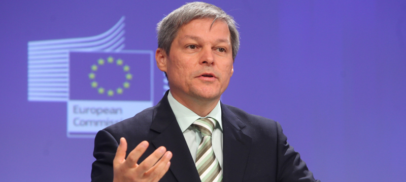 Dacian Cioloș, desemnat de președintele Iohannis pentru funcția de premier - dacianciolos11-1447179902.jpg