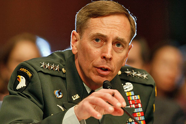David Petraeus a devenit noul șef al CIA - davidpetraeus2-1315324823.jpg
