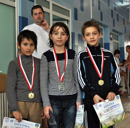 12 medalii cucerite la Cupa Bucovina - db02e6b3d5240dc5a16ced699fe59214.jpg