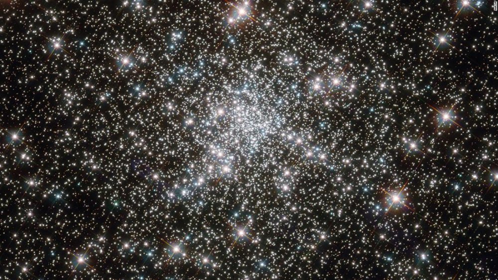 EVENIMENT UNICAT! Galaxie masivă, identificată de astronomi - ddd-1576769795.jpg